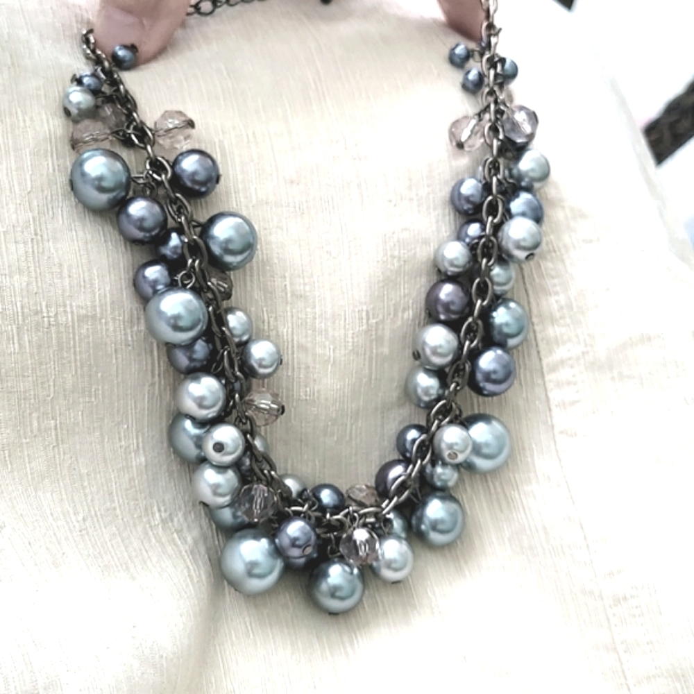 Choker ~ Varied Tone and Size Grey Pearls on a Gunmetal Color Chain 15"